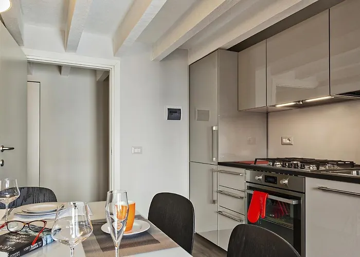 Boutique Apartment In Via Roma By Wonderful Italy